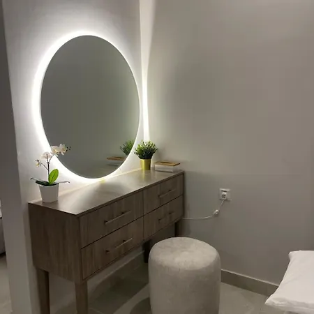 شقق فندقيه فاخره بتصمم عصري ودخول ذاتي Jeddah Exterior photo