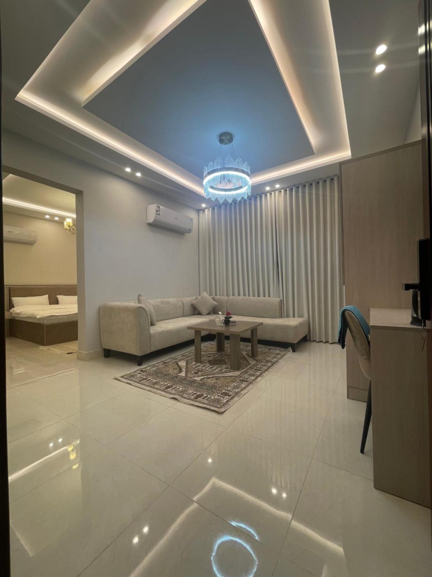 فندقيه فاخره بتصمم عصري ودخول ذاتي Apartment