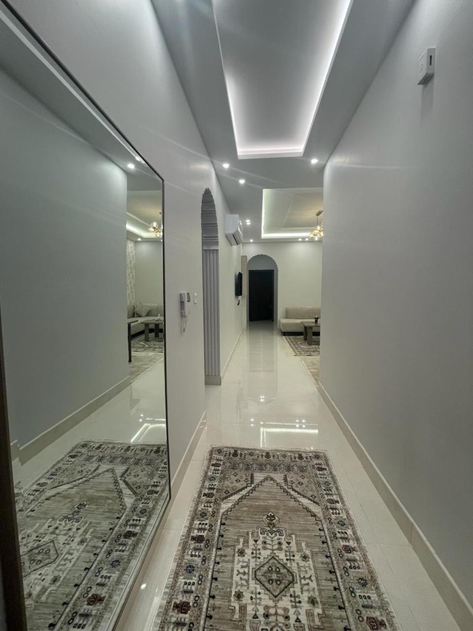 فندقيه فاخره بتصمم عصري ودخول ذاتي * Jeddah