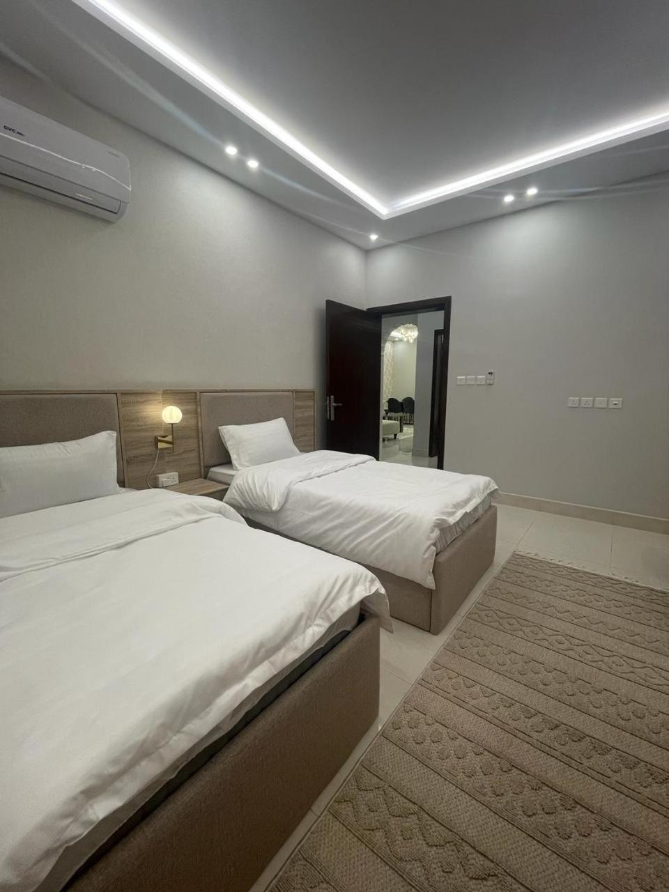 Apartment فندقيه فاخره بتصمم عصري ودخول ذاتي *