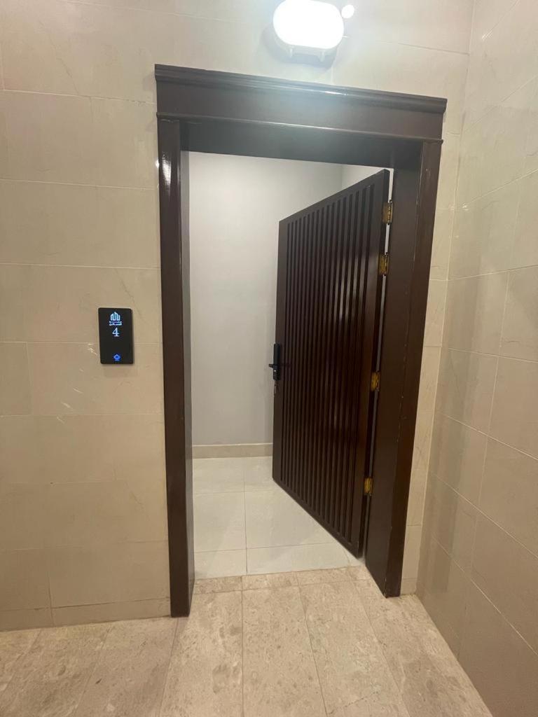 Apartment فندقيه فاخره بتصمم عصري ودخول ذاتي *