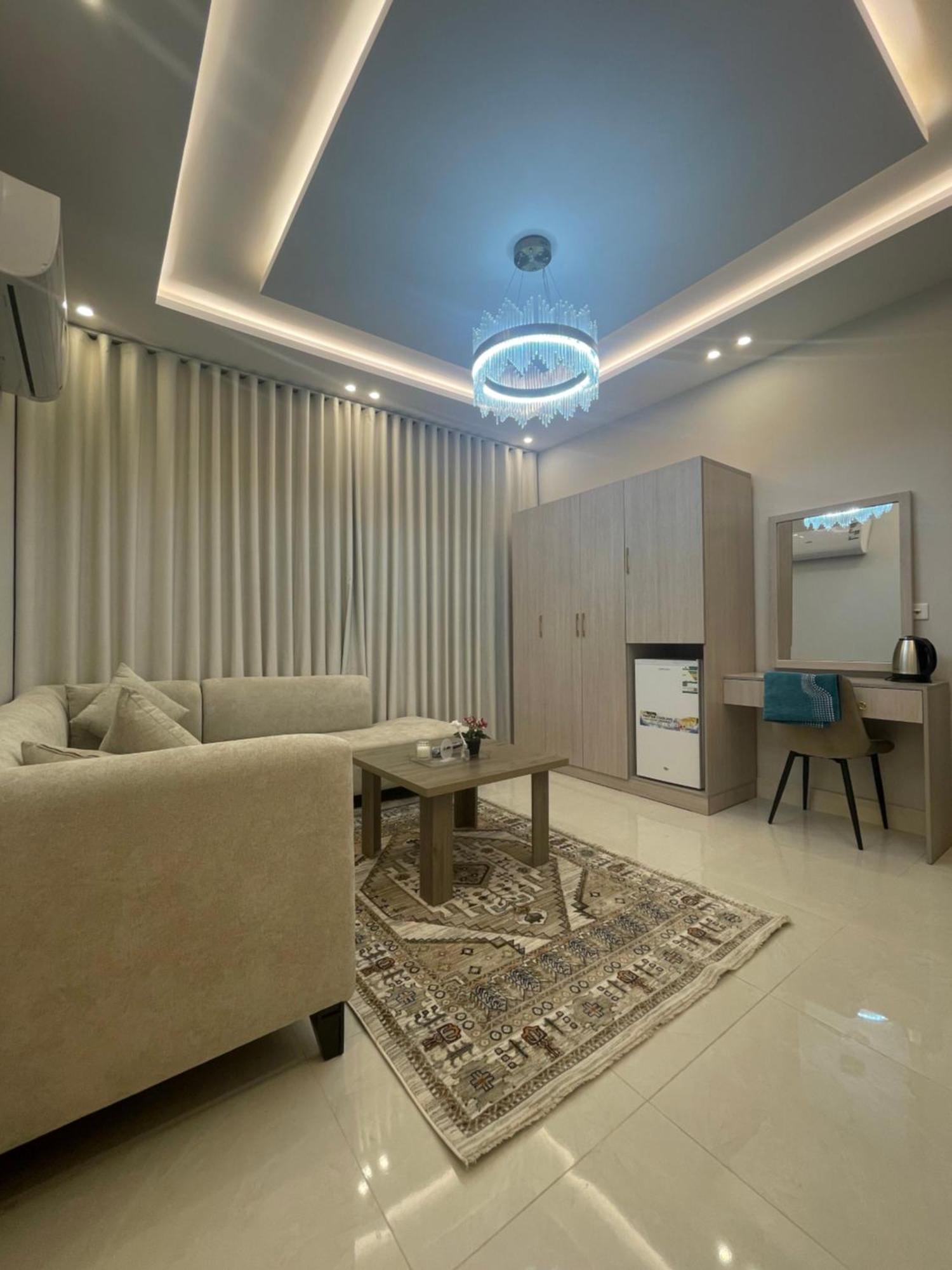 فندقيه فاخره بتصمم عصري ودخول ذاتي Apartment