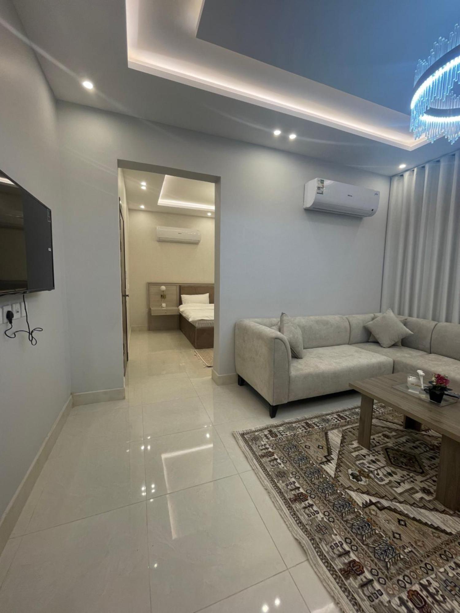 فندقيه فاخره بتصمم عصري ودخول ذاتي Apartment *