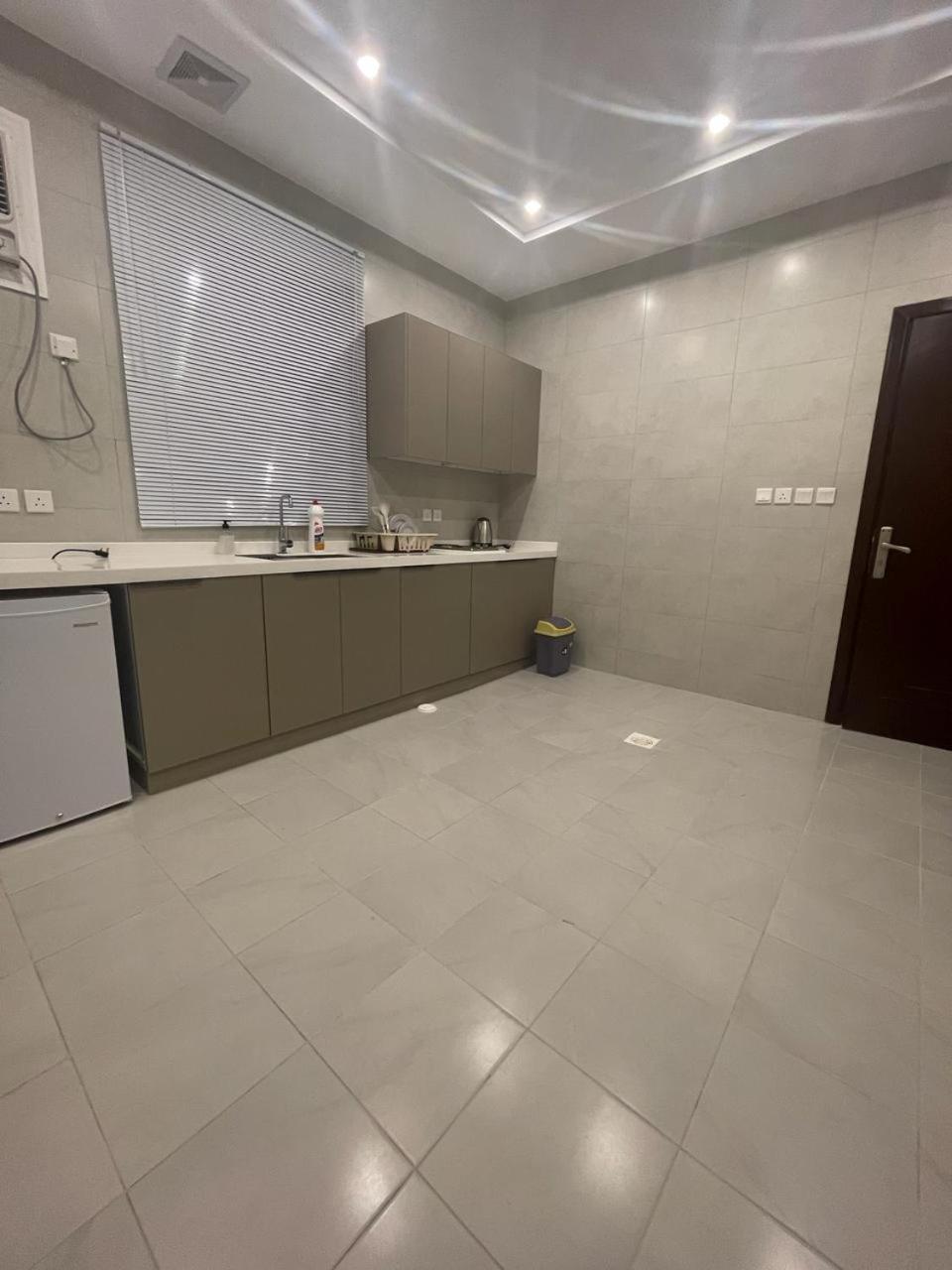 فندقيه فاخره بتصمم عصري ودخول ذاتي Apartment *
