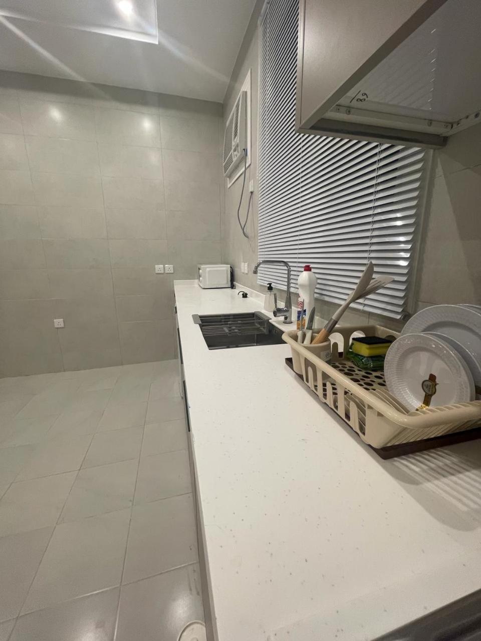 فندقيه فاخره بتصمم عصري ودخول ذاتي Apartment