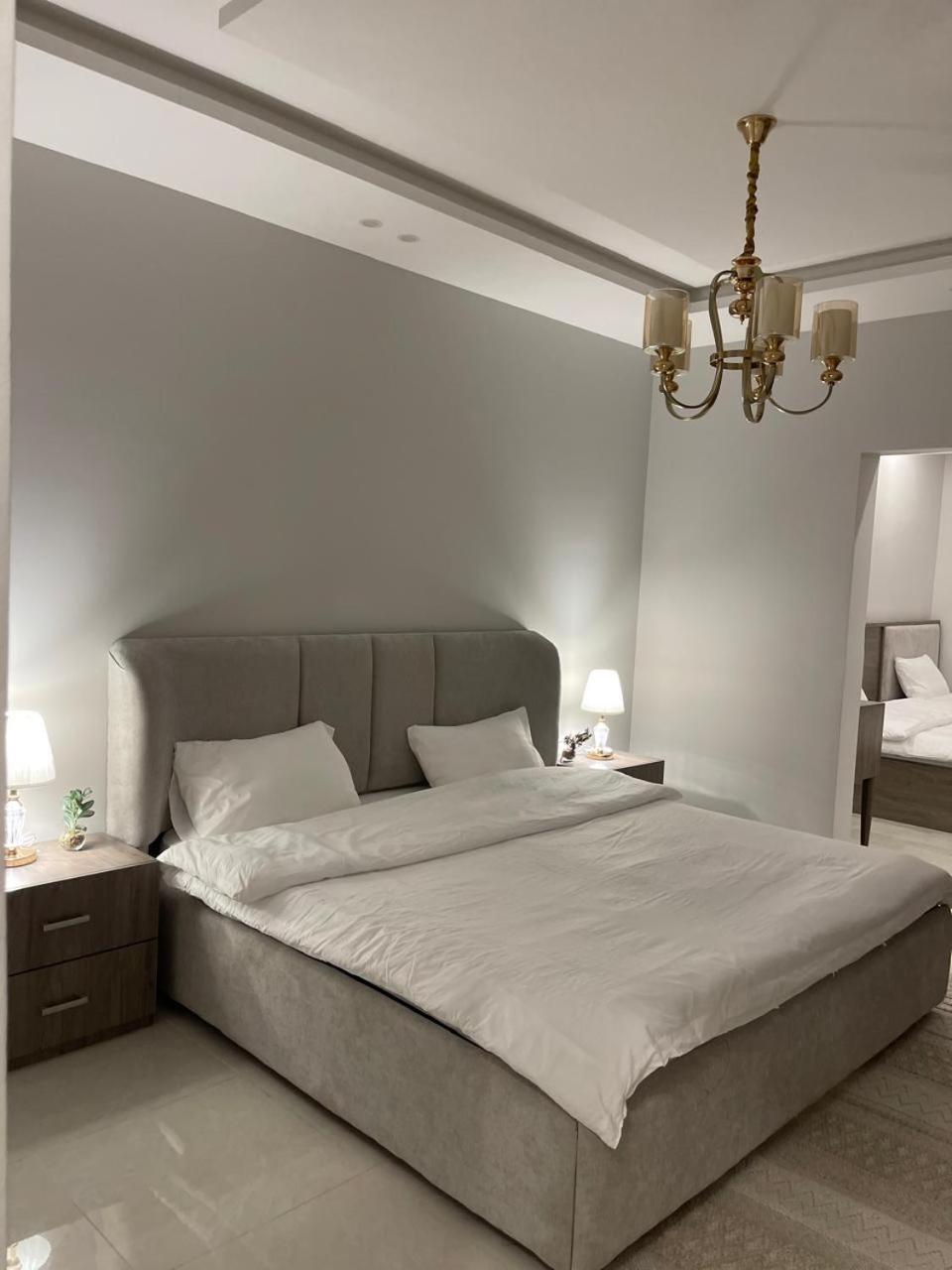 فندقيه فاخره بتصمم عصري ودخول ذاتي Apartment