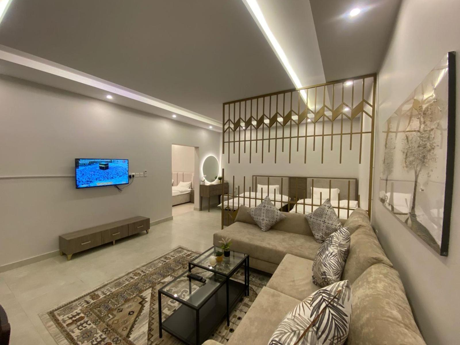 فندقيه فاخره بتصمم عصري ودخول ذاتي Apartment